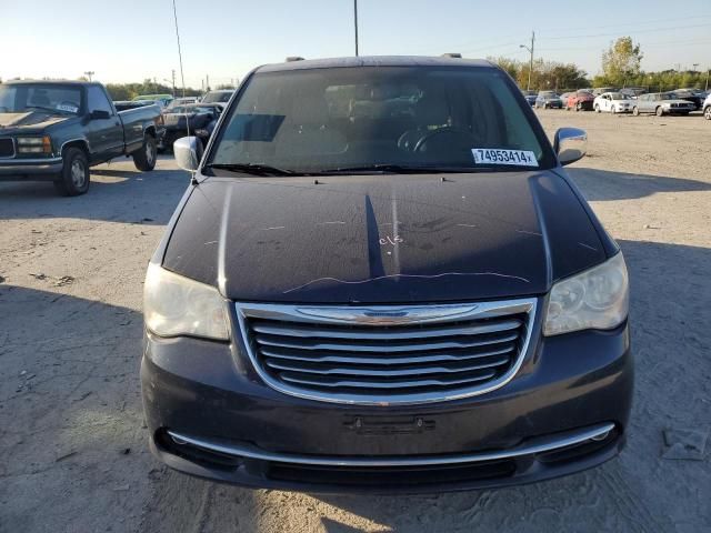 2013 Chrysler Town & Country Touring L