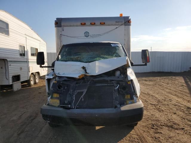 2009 GMC Savana Cutaway G3500