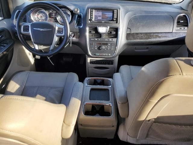 2013 Chrysler Town & Country Touring L