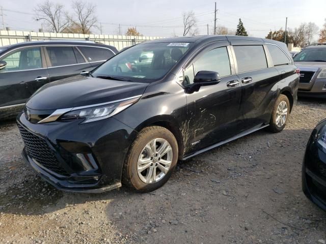 2021 Toyota Sienna XSE