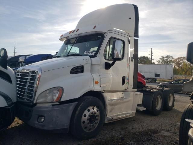 2014 Freightliner Cascadia 113