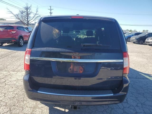 2013 Chrysler Town & Country Touring L