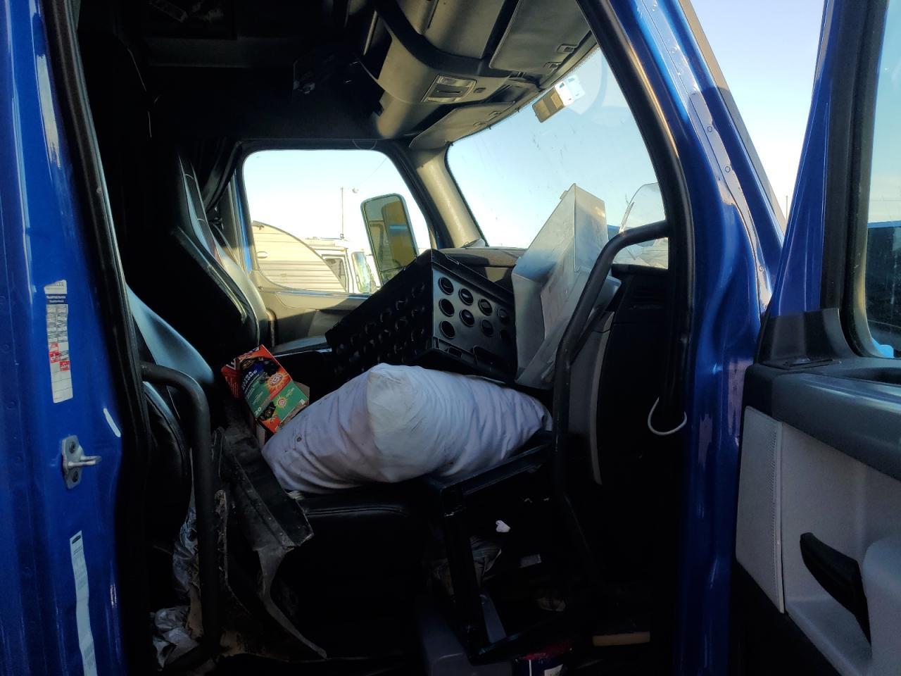 2018 Freightliner Cascadia 126