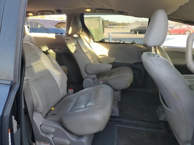 2018 Toyota Sienna XLE