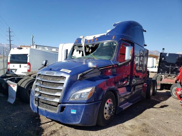 2020 Freightliner Cascadia 126