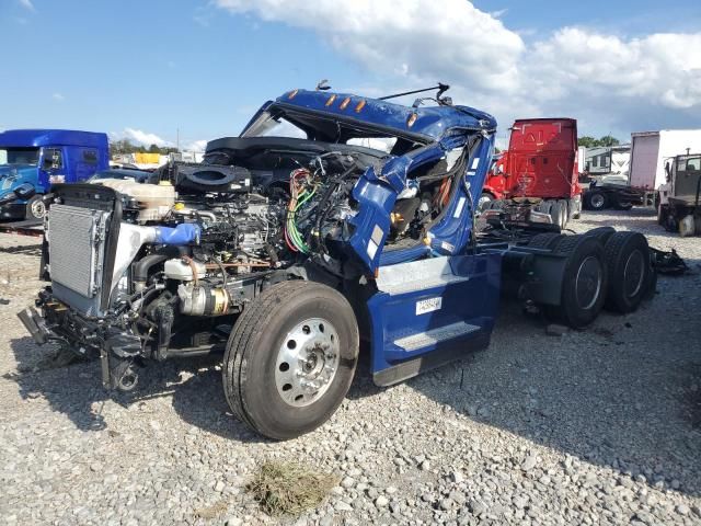 2024 Freightliner Cascadia 126