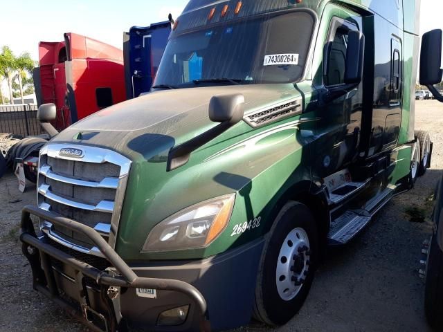 2019 Freightliner Cascadia 126