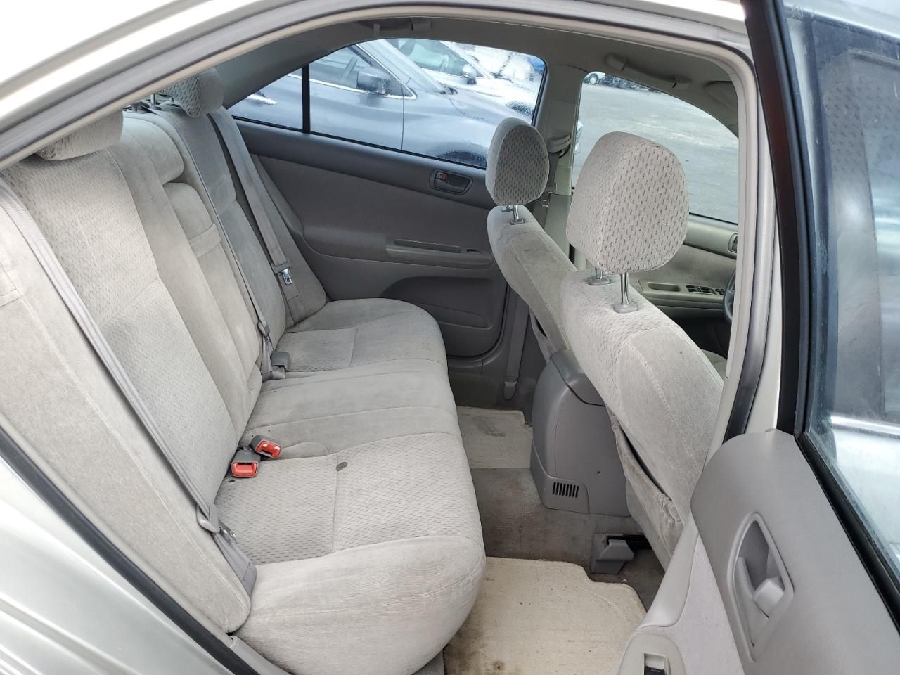 2004 Toyota Camry le