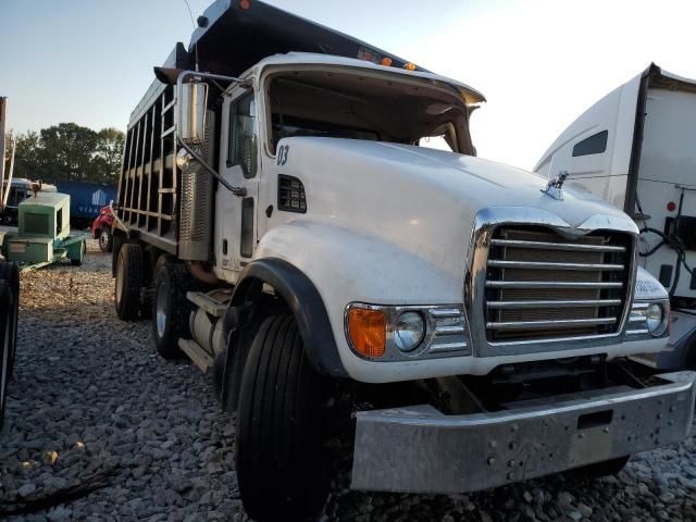 2007 Mack 700 CV700