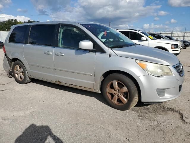 2010 Volkswagen Routan SE