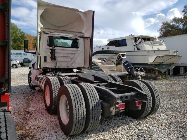 2019 International RH613