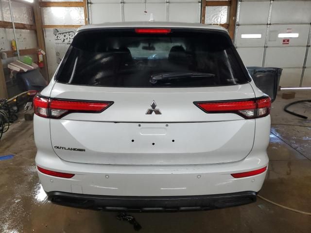 2022 Mitsubishi Outlander ES