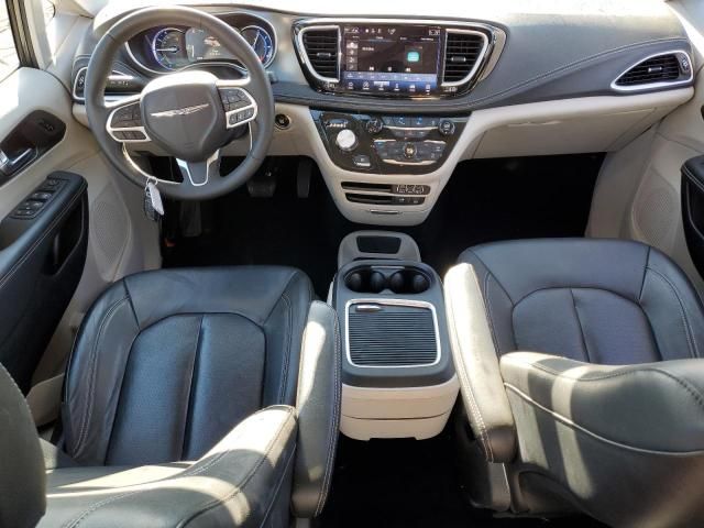 2022 Chrysler Pacifica Hybrid Touring L