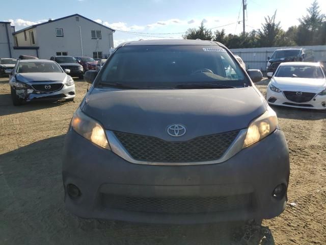 2013 Toyota Sienna Sport