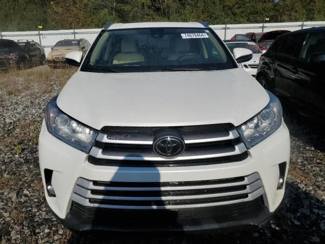 2019 Toyota Highlander SE