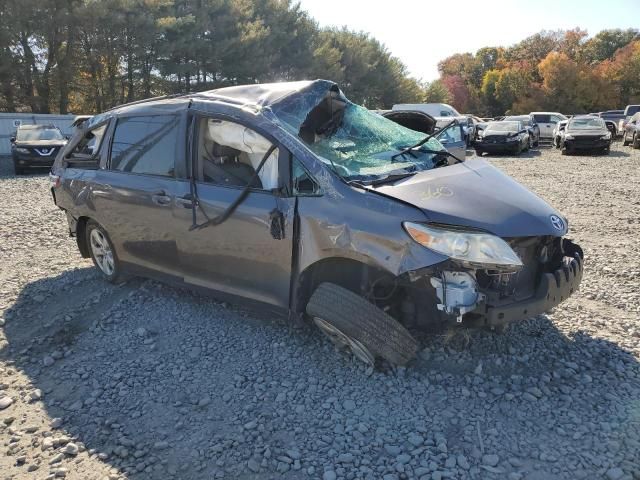 2016 Toyota Sienna LE