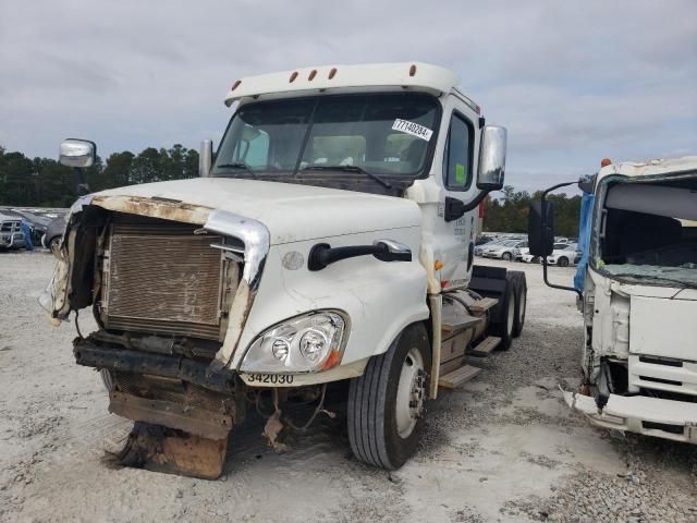 2012 Freightliner Cascadia 125