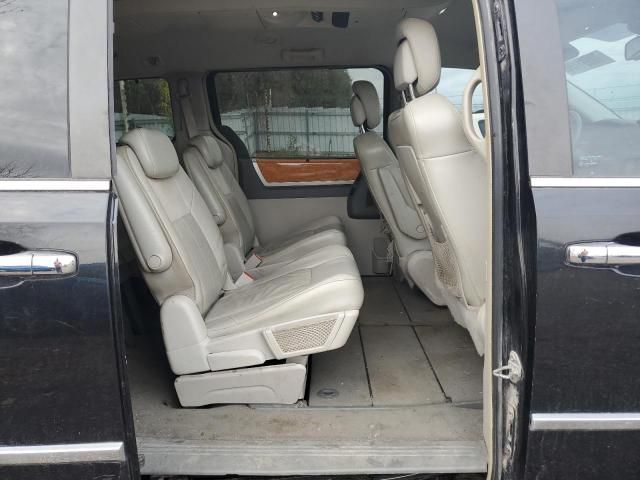 2010 Chrysler Town & Country Limited