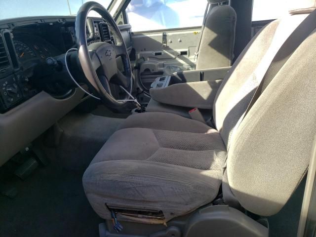 2004 Chevrolet Suburban C1500