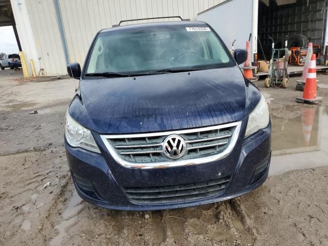 2014 Volkswagen Routan SE