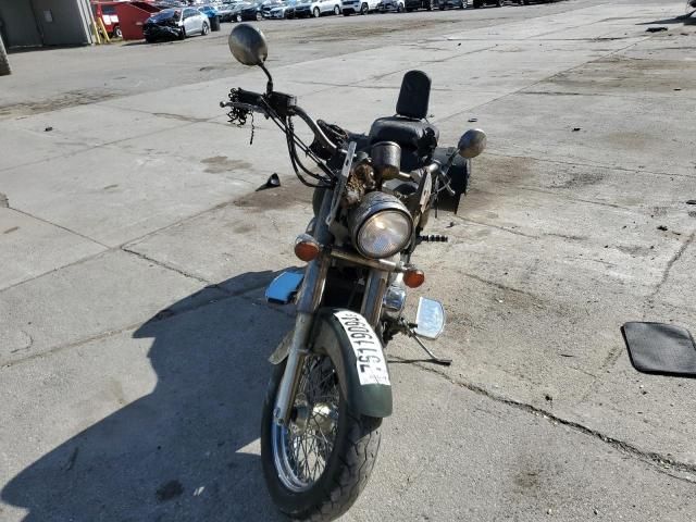 1999 Honda VT750 CD2