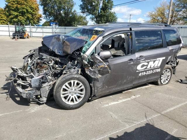 2014 Toyota Sienna XLE