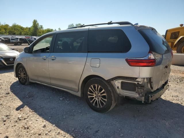 2020 Toyota Sienna XLE