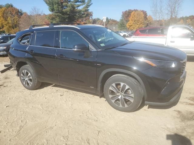 2022 Toyota Highlander Hybrid XLE