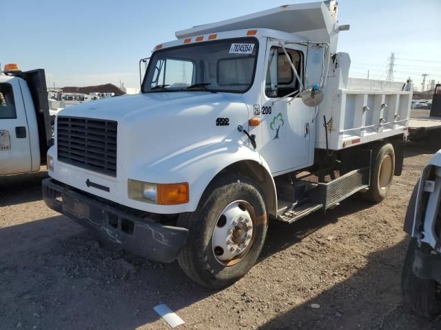 1996 International 4000 4700