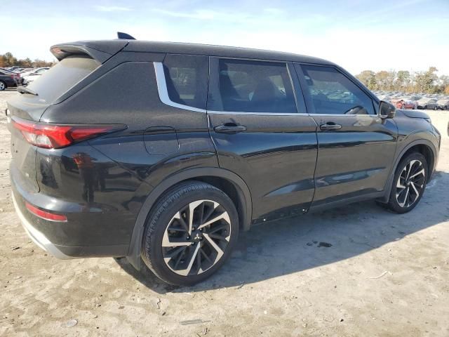 2022 Mitsubishi Outlander SE