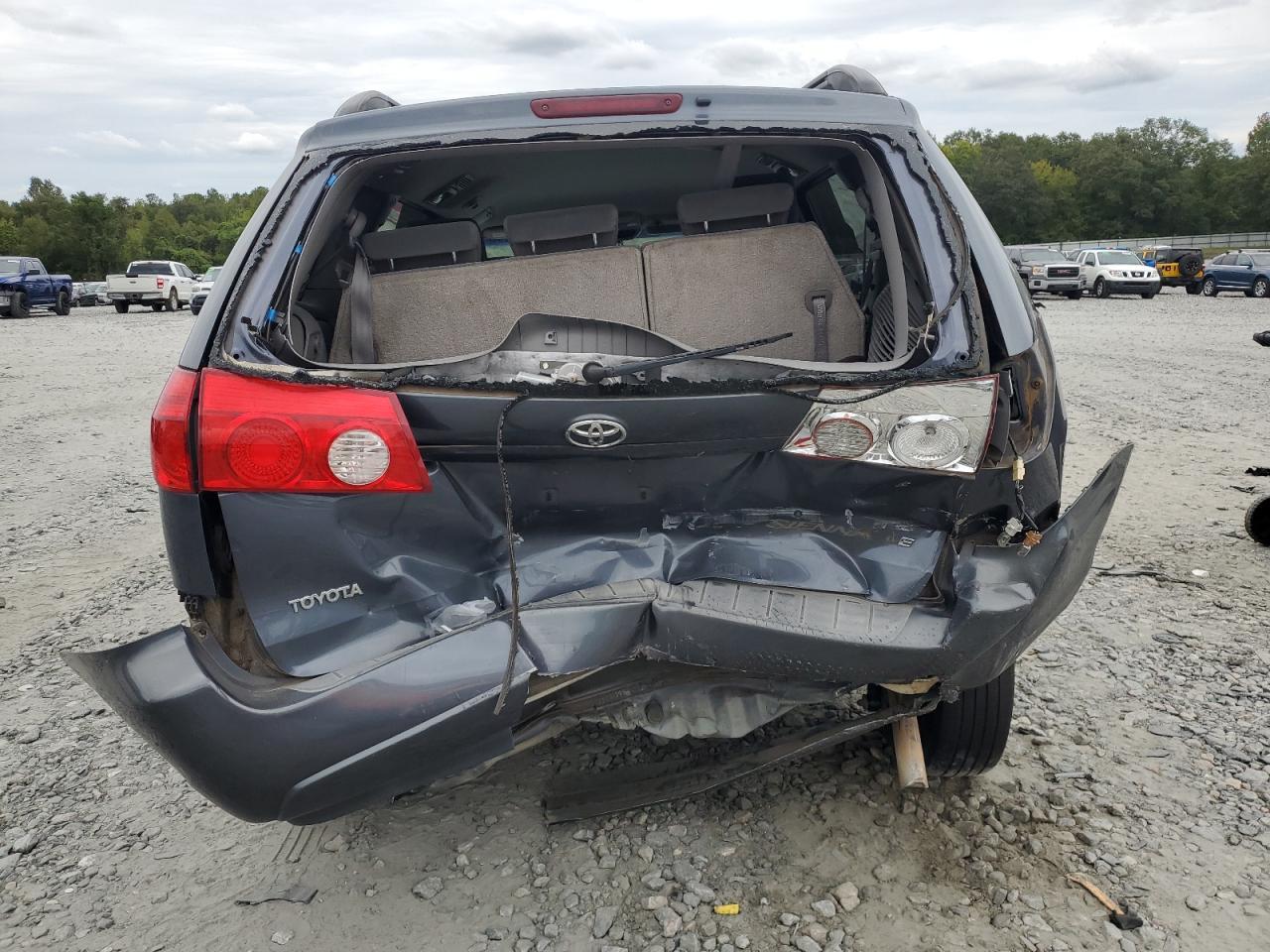 2006 Toyota Sienna CE