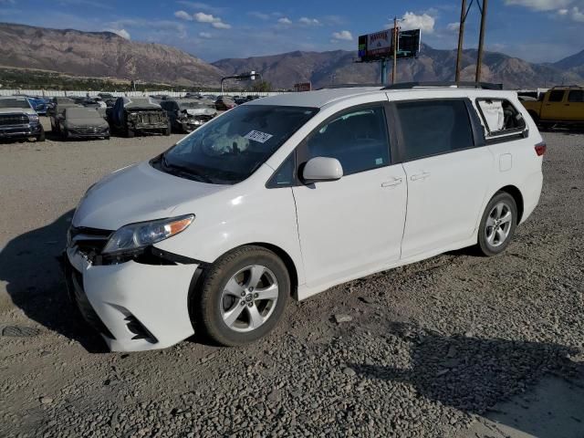 2020 Toyota Sienna LE