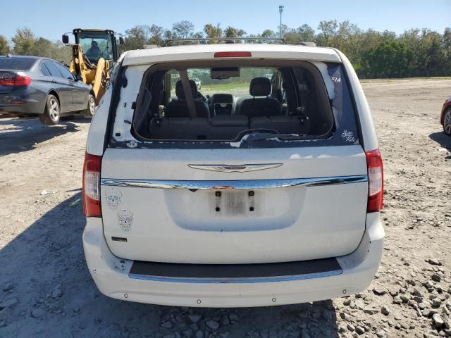 2012 Chrysler Town & Country Touring L