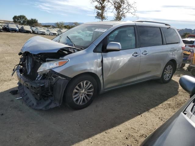 2016 Toyota Sienna XLE