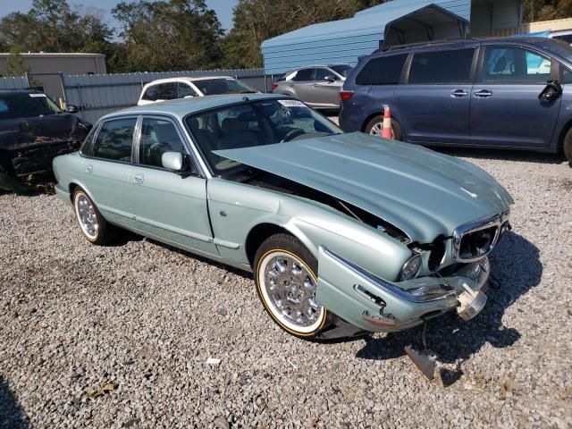 2003 Jaguar XJ8