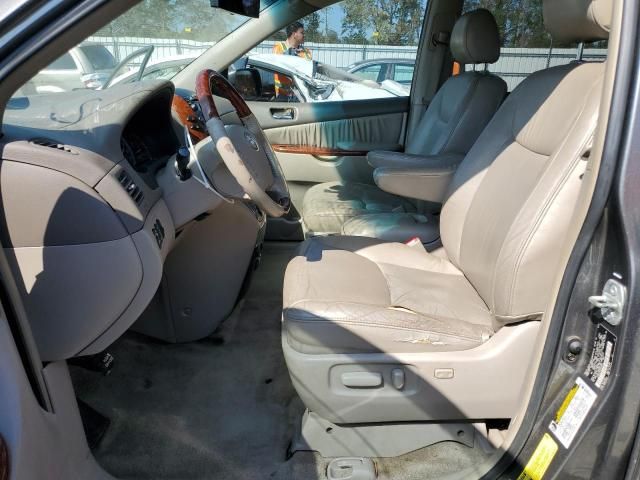 2005 Toyota Sienna XLE