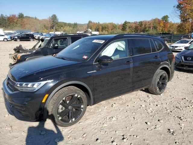 2023 Volkswagen Tiguan SE R-LINE Black