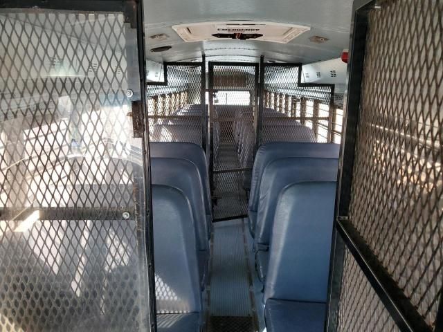 2005 Thomas School Bus