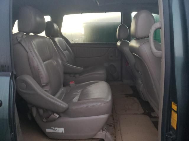 2005 Toyota Sienna XLE