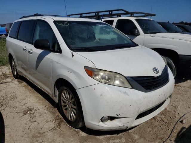 2014 Toyota Sienna XLE