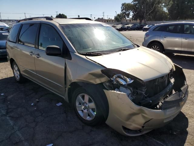 2004 Toyota Sienna CE