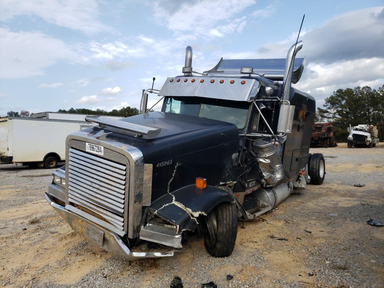 2000 Freightliner Conventional FLD120