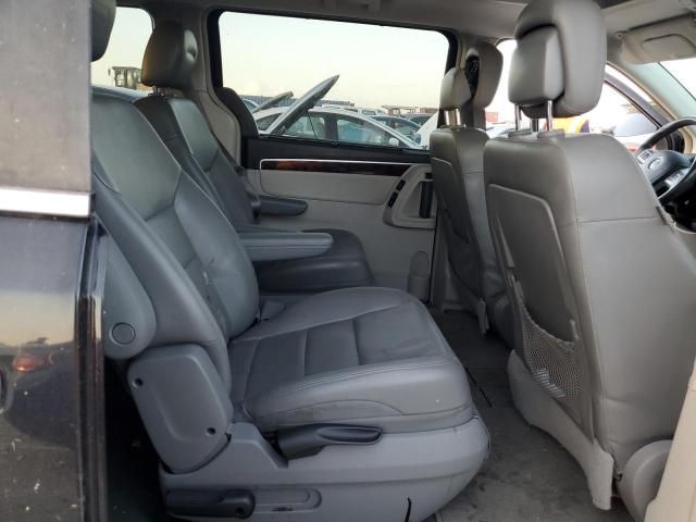 2013 Volkswagen Routan SEL Premium