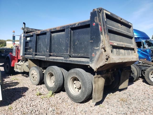 1994 Freightliner Conventional FLD120