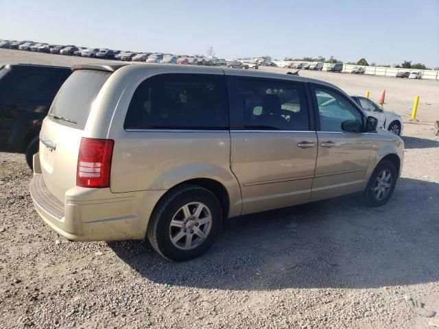 2010 Chrysler Town & Country LX