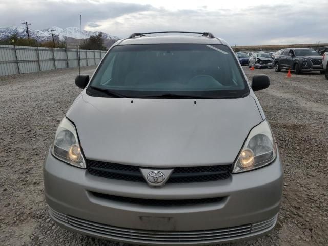 2004 Toyota Sienna LE