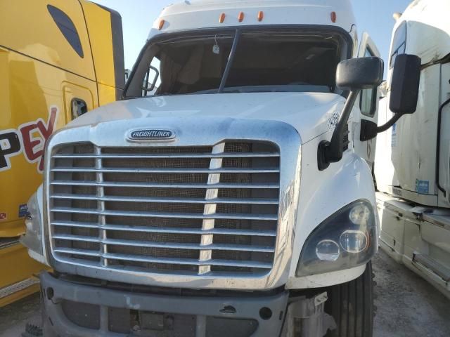 2016 Freightliner Cascadia 113