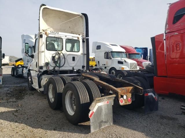 2014 Freightliner Cascadia 113