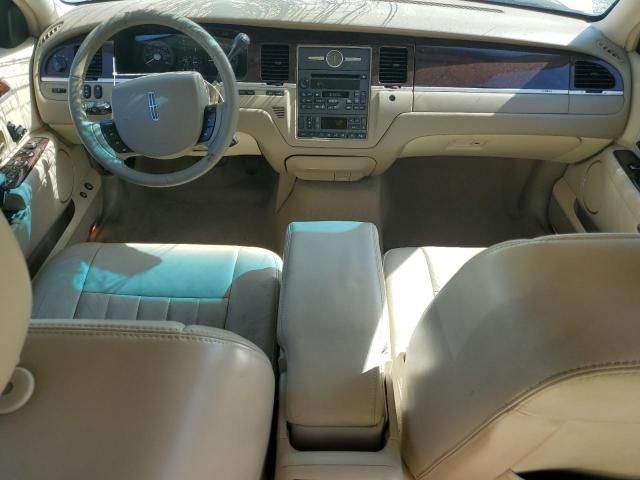 2007 Lincoln Town Car Signature