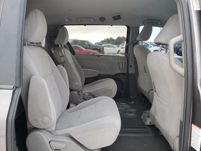 2016 Toyota Sienna LE